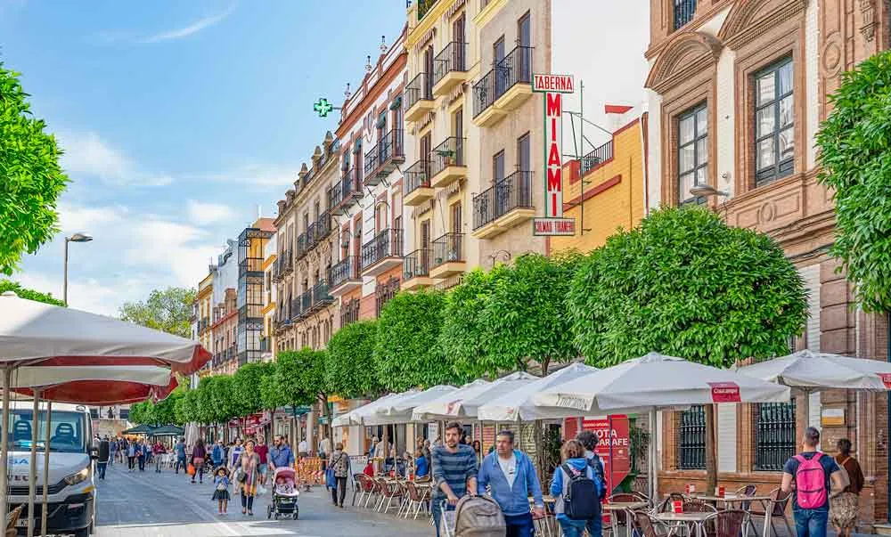 Private visit to the Triana neighborhood